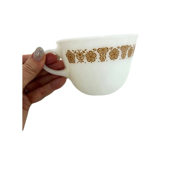 Set of 2- Pyrex Vintage Teacups Coffee Cups Milk Glass Gold Butterfly Corning NY - Picture 4 of 13